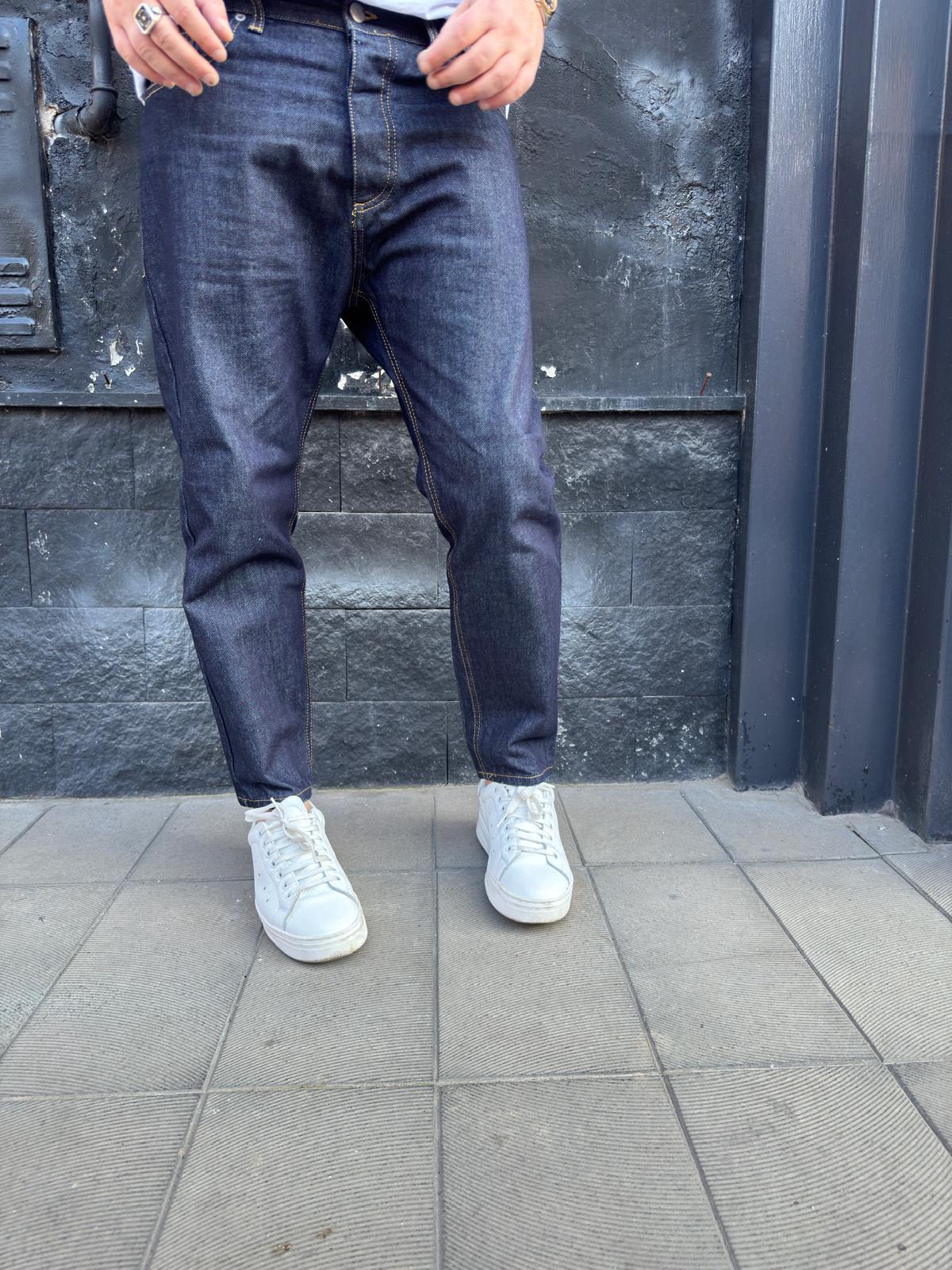 Jeans carrot lavaggio zero