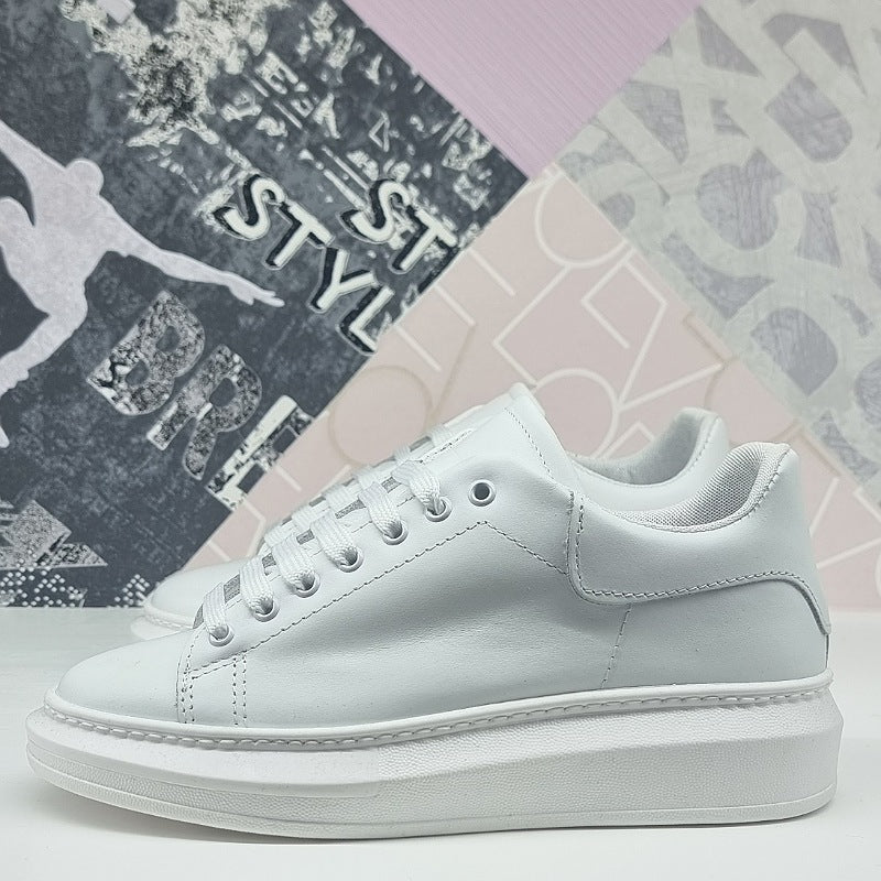 -q9- kevin in pelle bianco