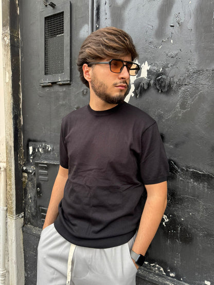 Maglia in filo nero