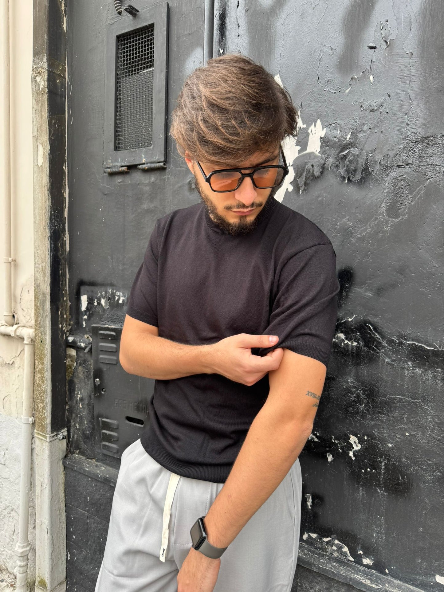 Maglia in filo nero