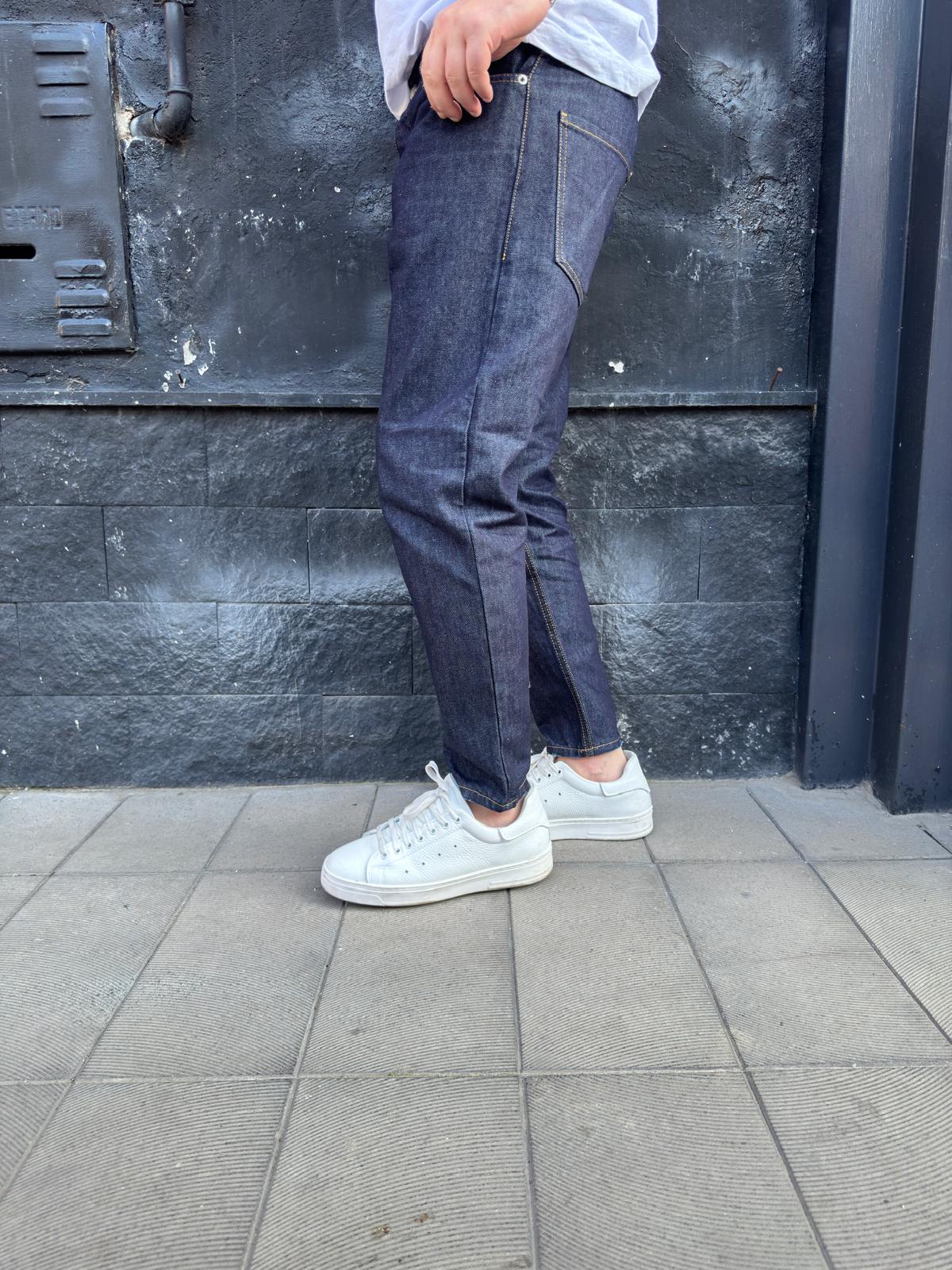 Jeans carrot lavaggio zero